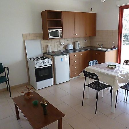 Valentinos Court Lägenhet Paphos Rum bild
