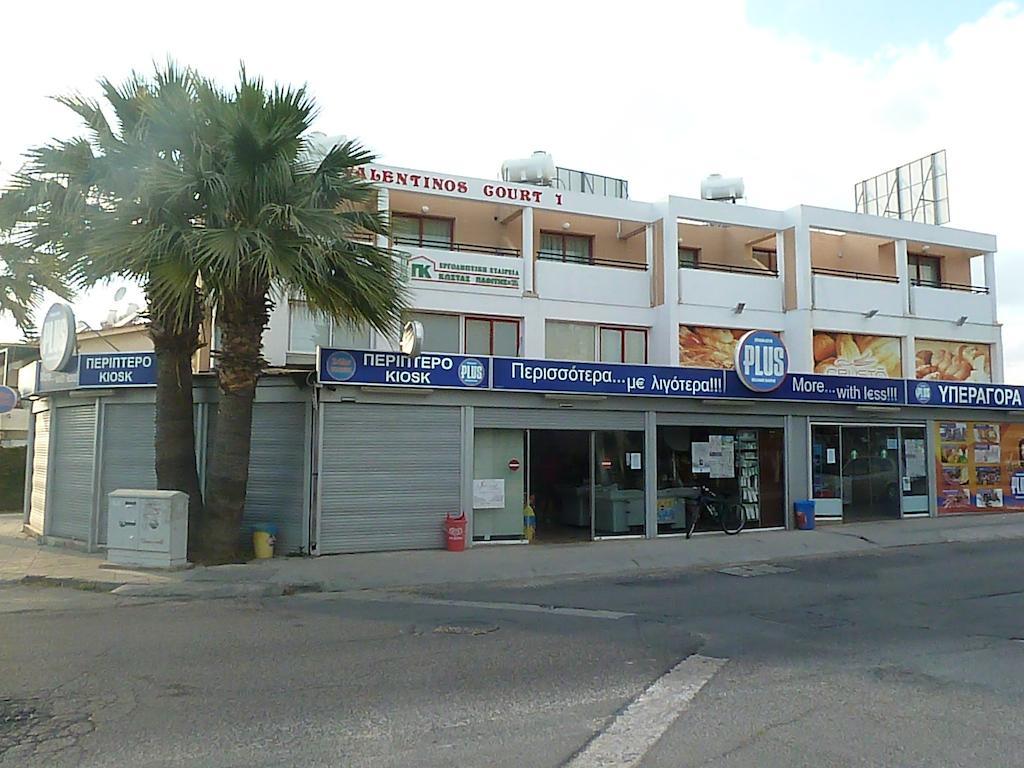 Valentinos Court Lägenhet Paphos Rum bild