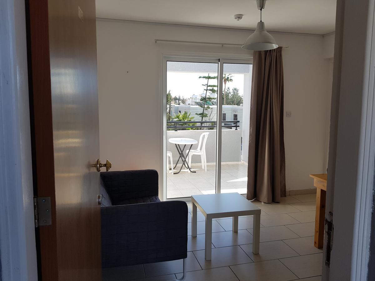 Valentinos Court Lägenhet Paphos Exteriör bild