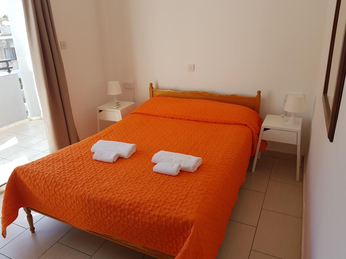 Valentinos Court Lägenhet Paphos Exteriör bild