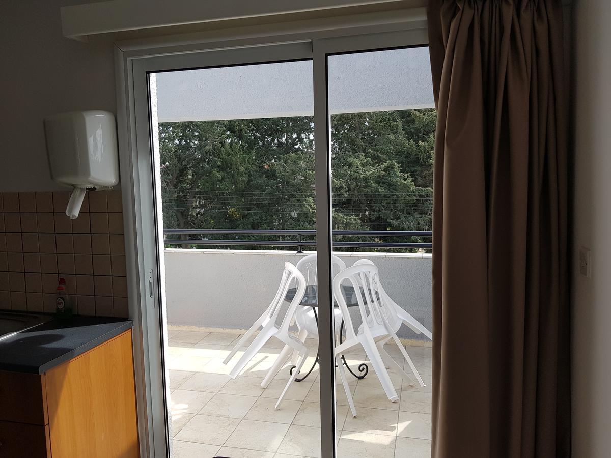 Valentinos Court Lägenhet Paphos Exteriör bild