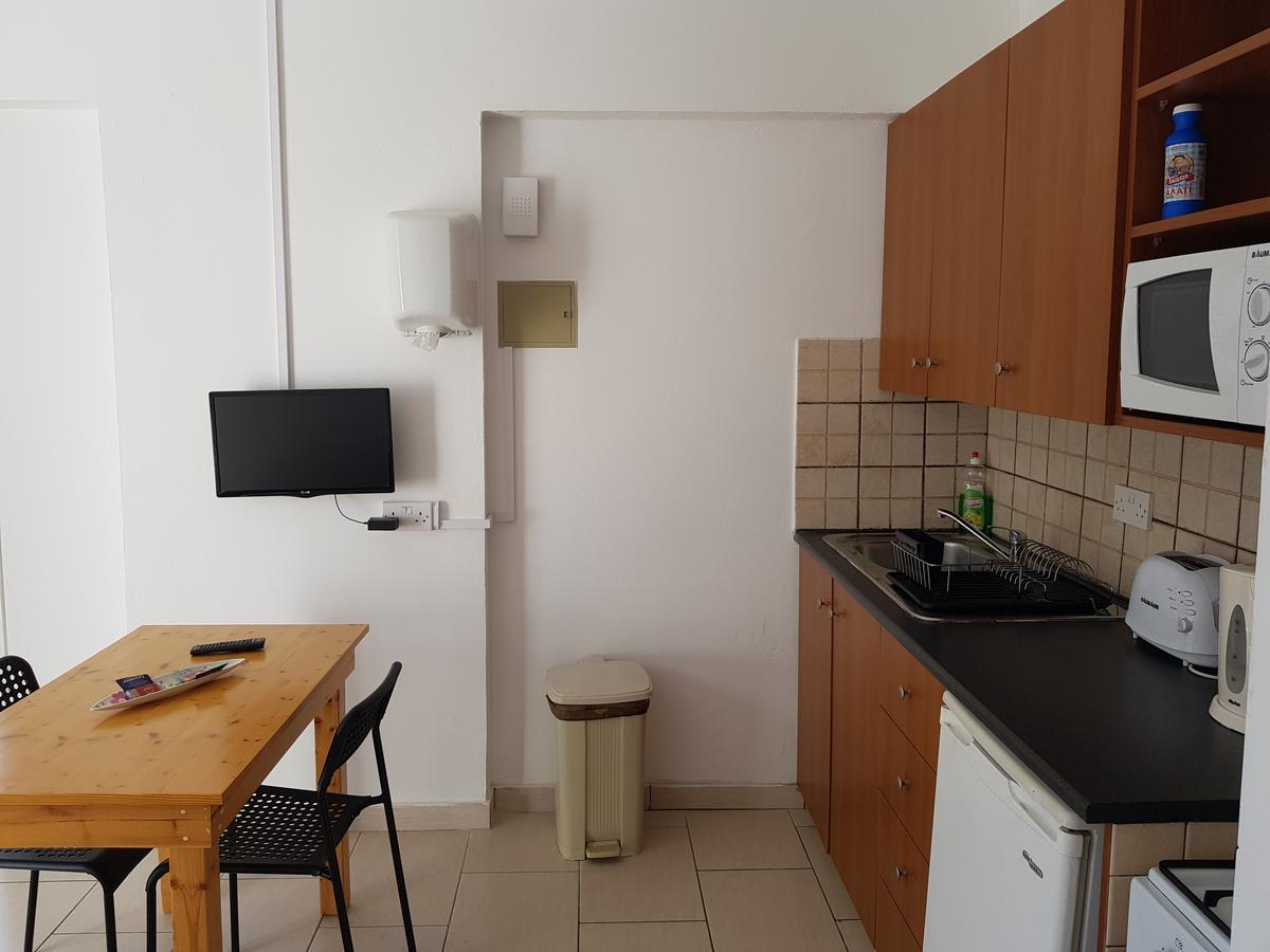 Valentinos Court Lägenhet Paphos Exteriör bild