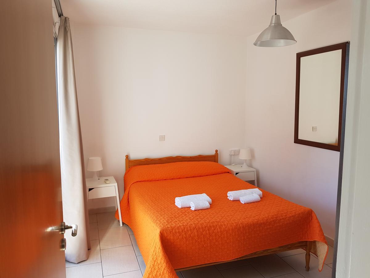 Valentinos Court Lägenhet Paphos Exteriör bild
